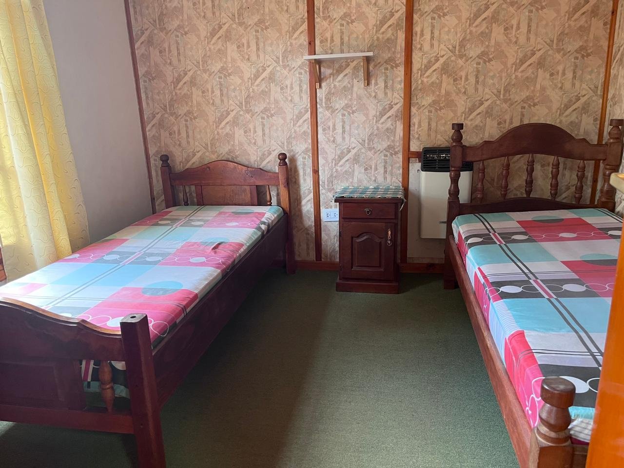 Casa con Patio y Parrilla, en Dina Huapi.